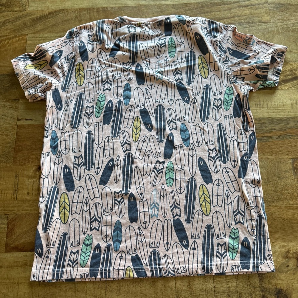 Free Planet Multicolor Feather Pattern Tee - Picture 3 of 3